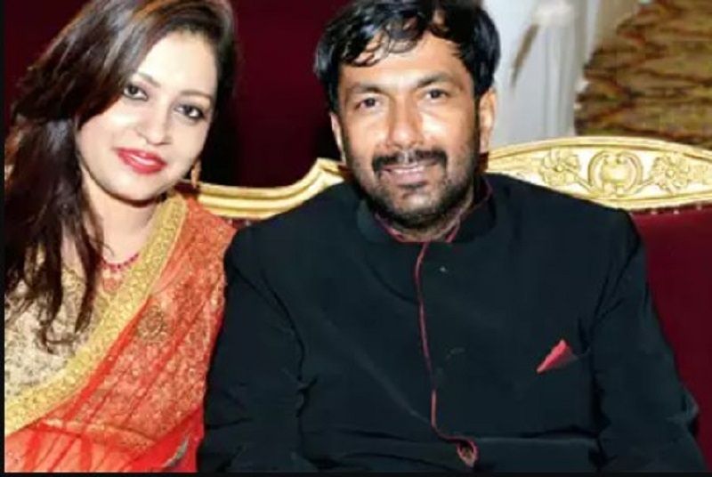 Saleem Ahmed with his wife