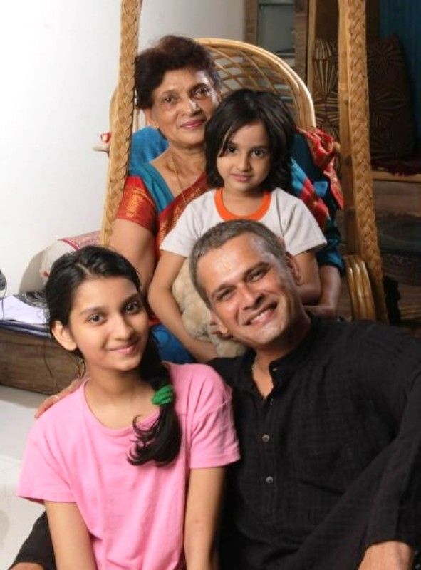 Sameer with his mother and daughters