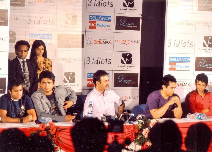 Snehal Rai (right, standing behind) during the 3 Idiots press conference