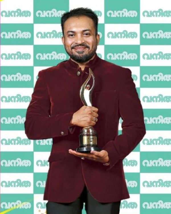 Soubin Shahir after receiving Best Supporting Actor award at Vanitha Film Awards 2020