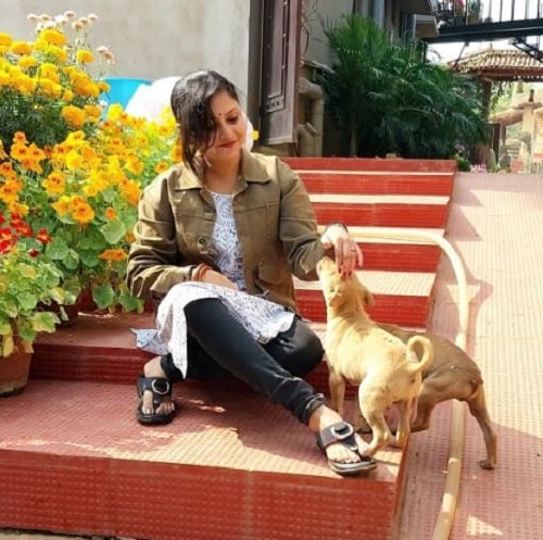 Suchandra Dasgupta with street dogs