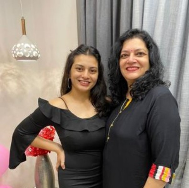 Utkarsha Pawar (left) with her mother