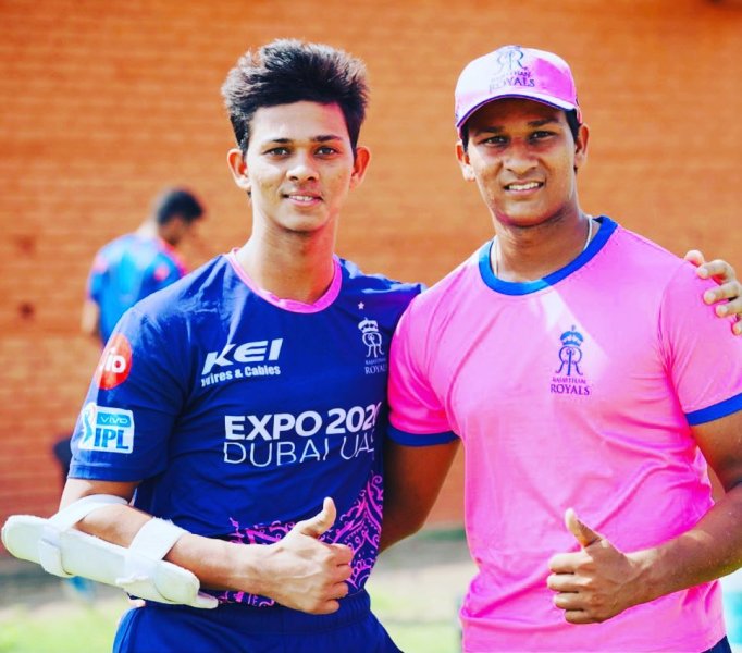 Yashasvi Jaiswal (left) with his brother, Tejaswi Jaiswal, who also trains at Rajasthan Royals Academy
