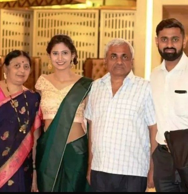 Yogita (second from the left) with her parents and brother