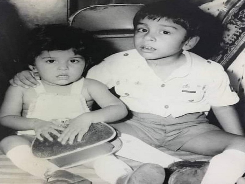 A childhood photo of Supriya Shrinate with her brother, Rajyavardhan Singh