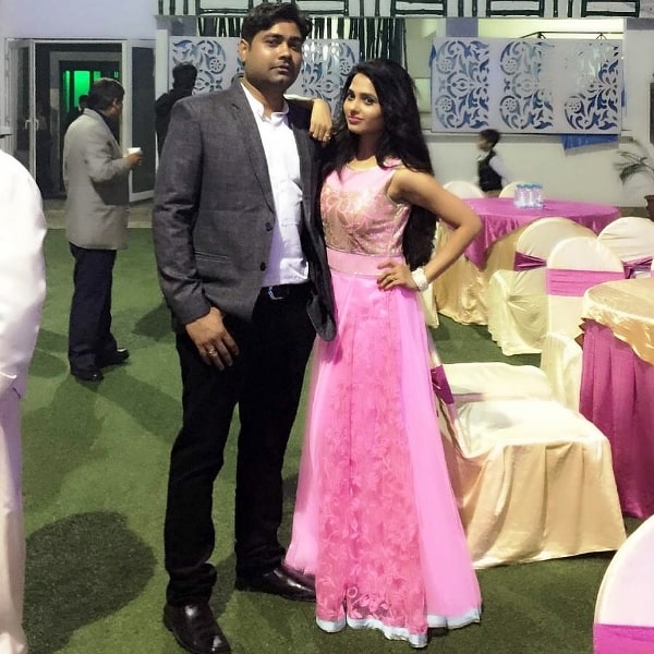 A photo of Roshni with her brother Mohit