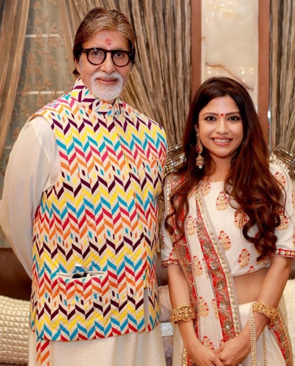A still from Kalyan Jewellers' ad featuring Kinjal Rajpriya with Amitabh Bachchan