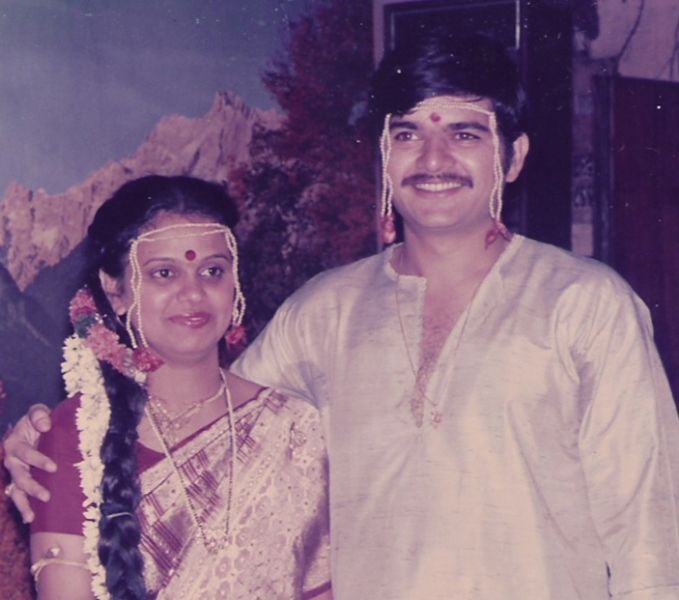A wedding day image of Prashant Damle and Gauri Prashant Damle