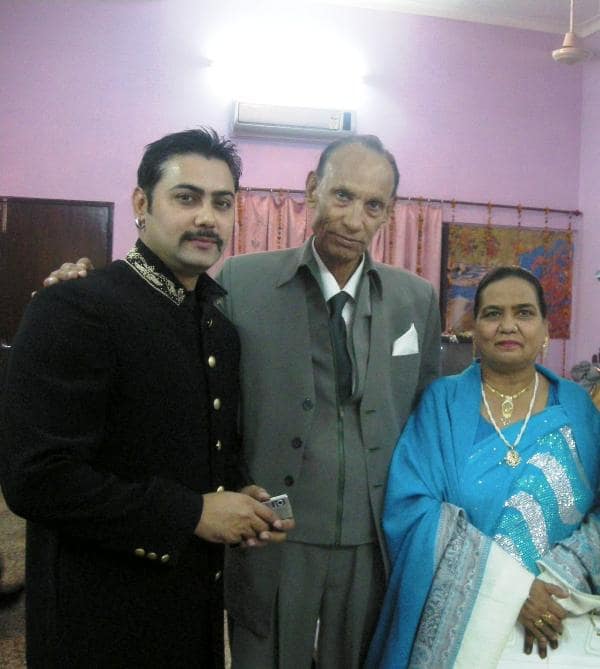 Afzaal Khan with his parents