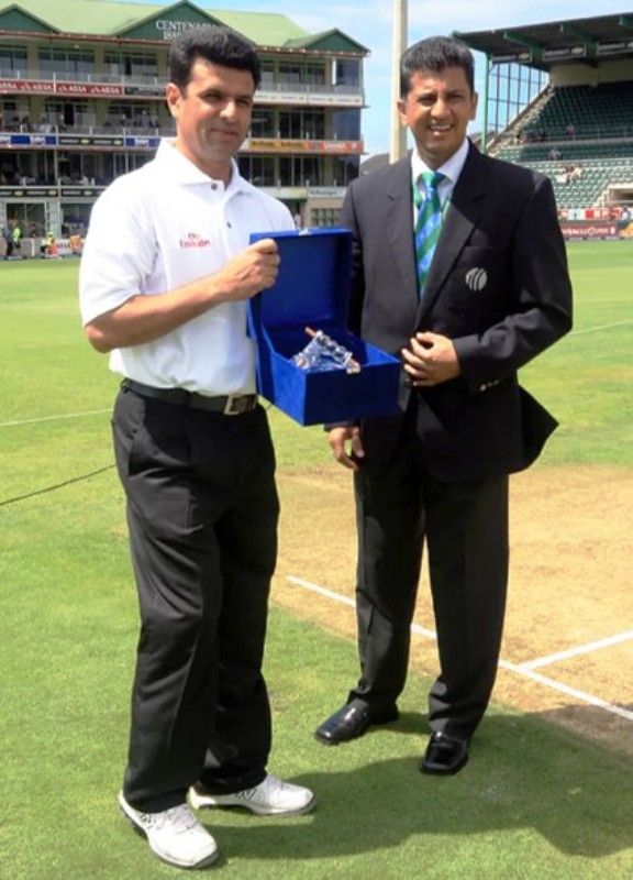 Aleem Dar get felicitated on completing his 100 ODIs