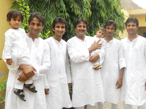Azhar Iqbal with his brothers Kokab Farid, Qazi Nadeem Ahmad, Tabish Fareed, and Haider Fareed (from left)