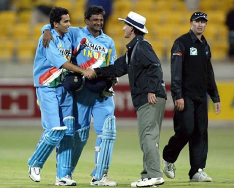 Billy Bowden shaking hand with Indian players during Cricket World Cup 2003