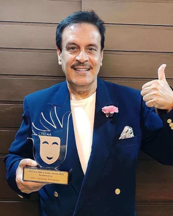 Deepak Parashar with Hall of Frame Award