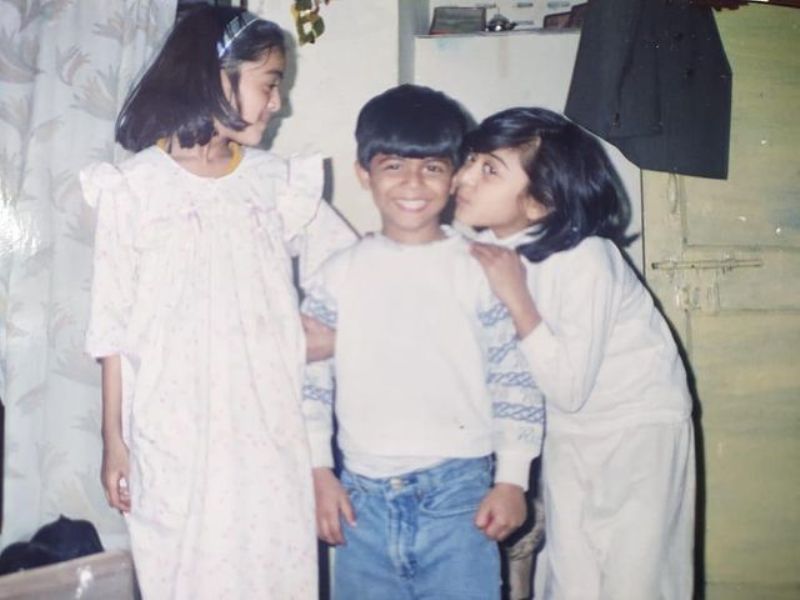 Falaq Naaz's childhood picture with her siblings
