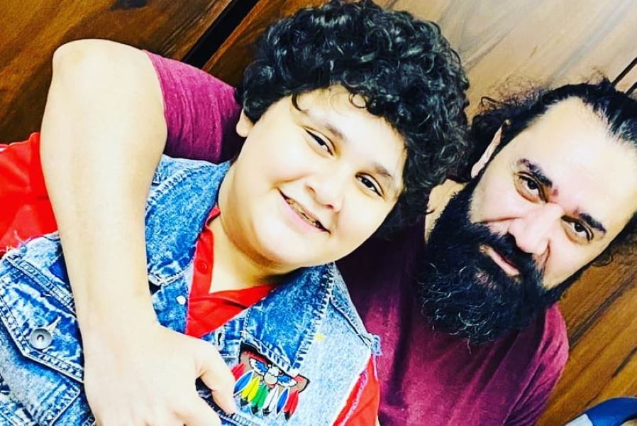 Gireesh Sahdev in a selfie with his son