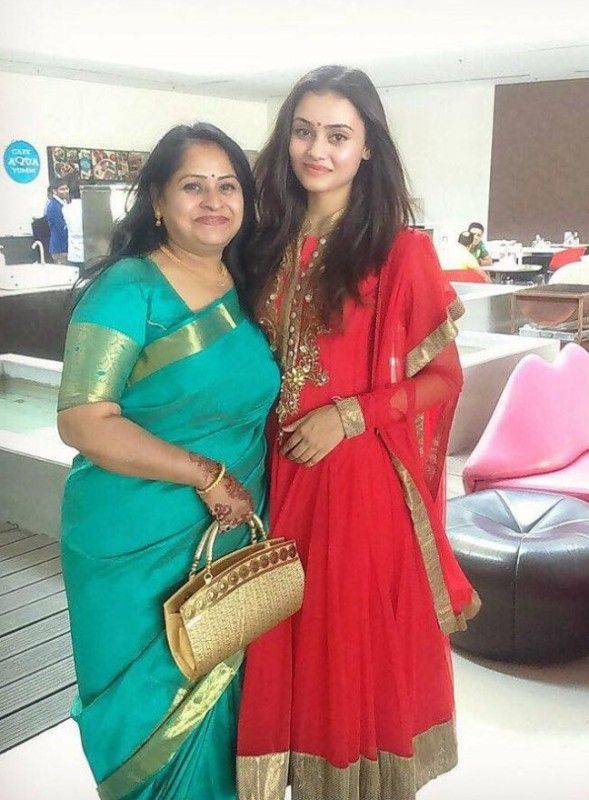 Janki Bodiwala and her mother