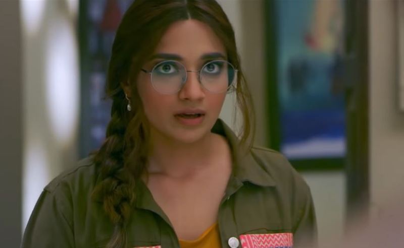 Jiya Shankar as 'Pakhi' in a still from the web series 'Virgin Bhasskar 2' (2020)