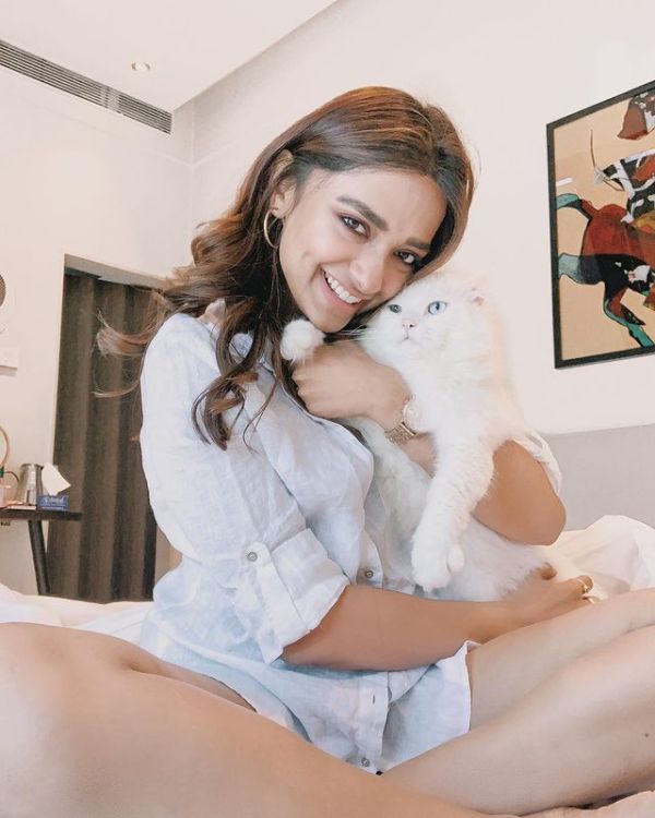 Jiya Shankar with her pet cat