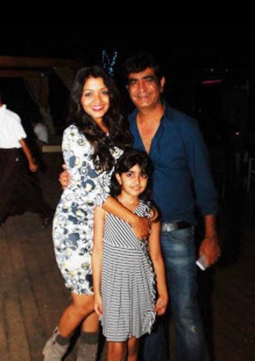 Tanya Singh with Krishan Kumar and her daughter