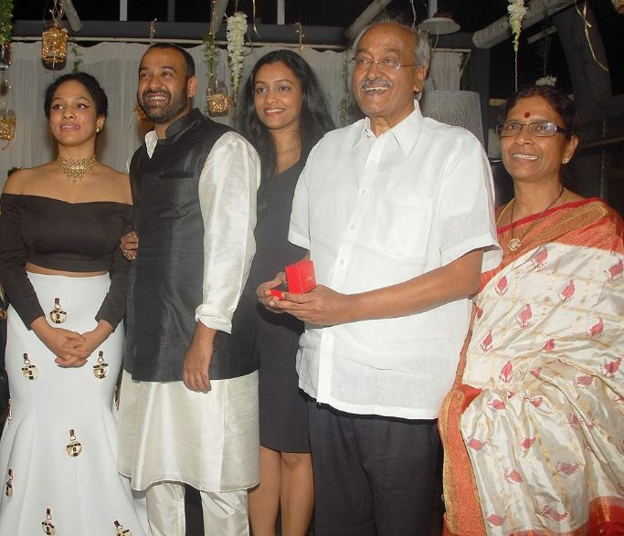 Madhu Mantena (second from left) with his family and ex-wife, Masaba Gupta (extreme left)