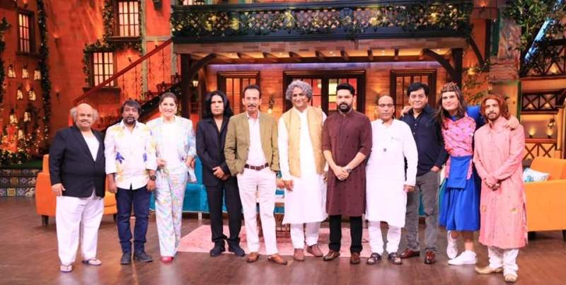 Mehshar Afridi (fifth from left) during The Kapil Sharma Show