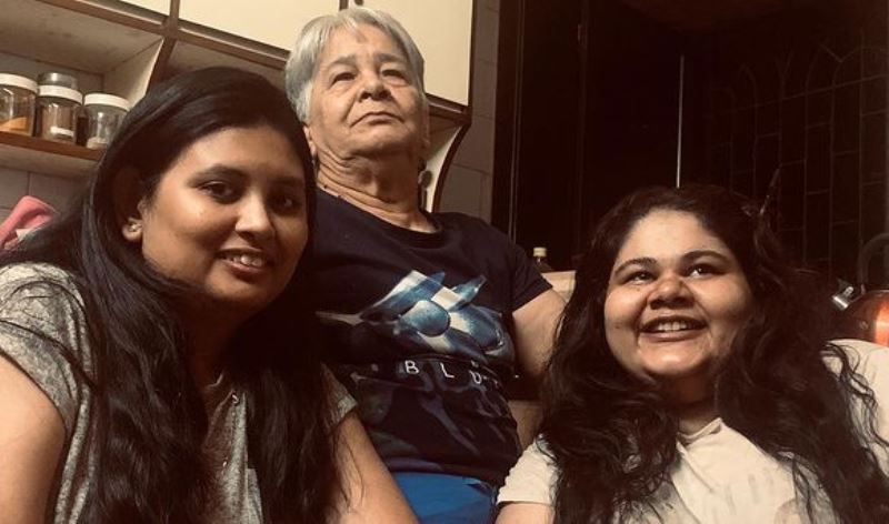 Roslyn D'souza with her mother and sister