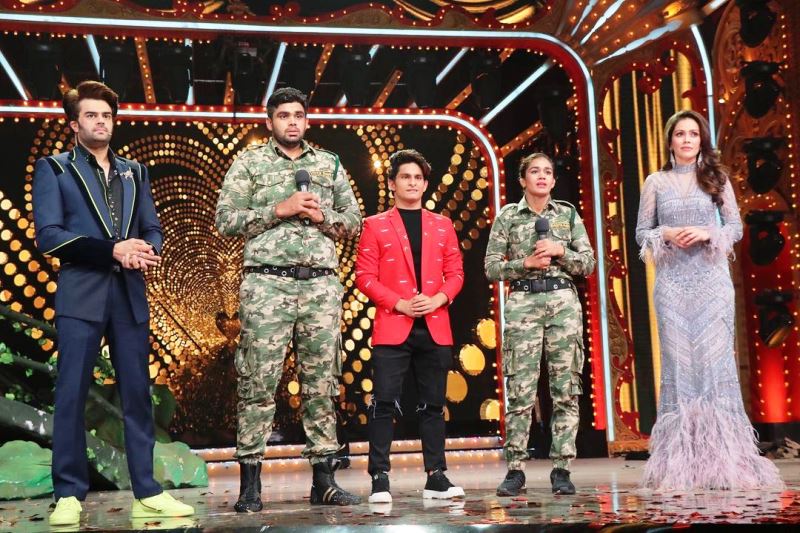 Sachin Sharma as a choreographer with the celebrity couple Babita Phogat and Vivek Suhag on Nach Baliye Season 9 in 2019