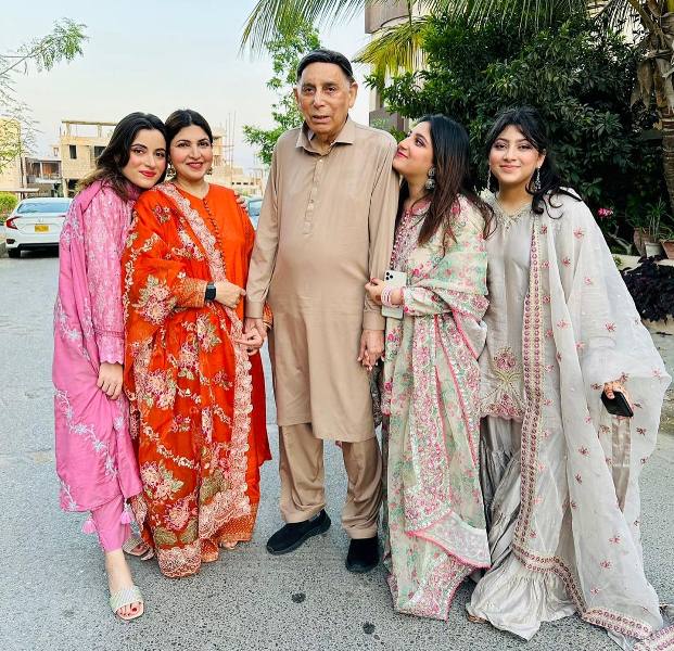 Shagufta Ejaz with her husband and daughters