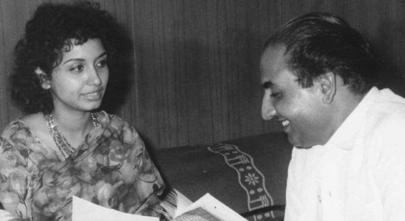 Sharda Rajan Iyengar with Mohammed Rafi (right)