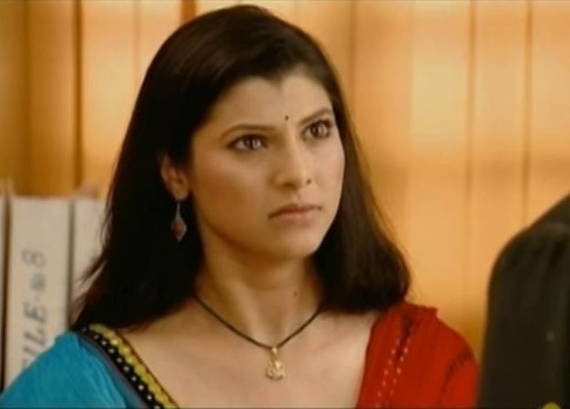 Tejaswini Pandit as Anjali in the television serial 'Ekach Hya Janmi Janu' (2011-2012)
