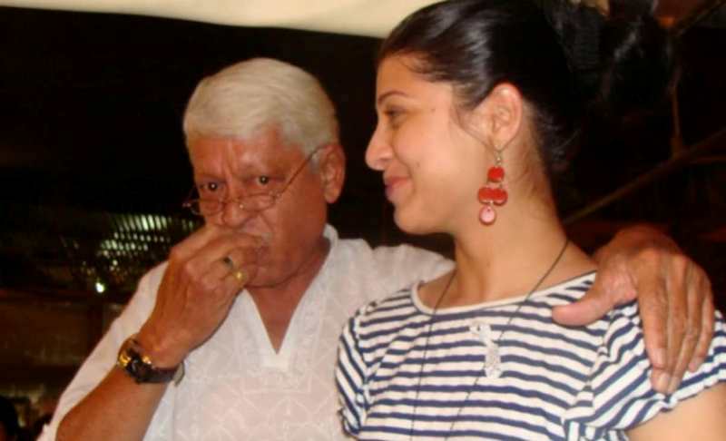 Tejaswini Pandit with her father, Ranjit Pandit