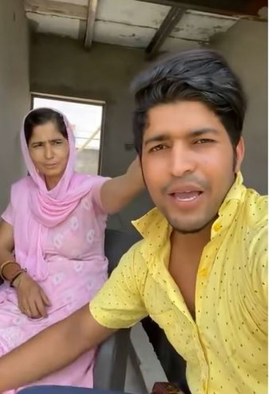 Thara Bhai Joginder with his mother, Ritu Yadav