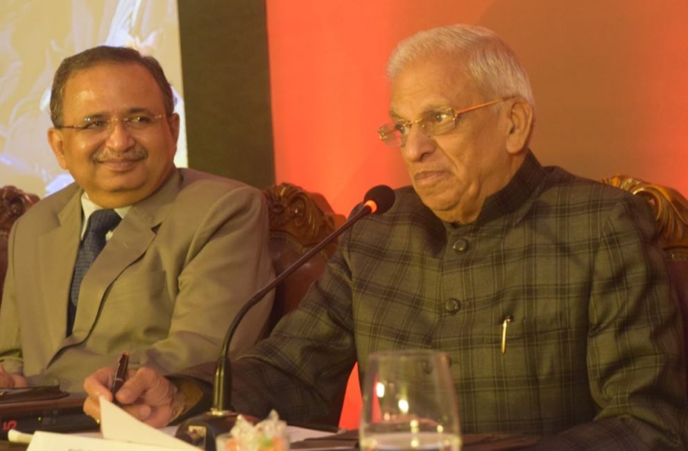 A photo of Justice Alok Aradhe with Justice Shivraj V. Patil at a conclave in Karnataka