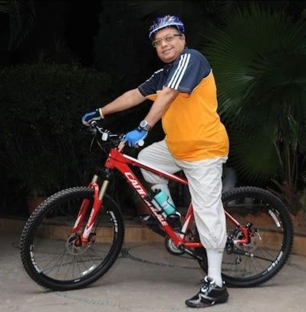 A photo of Vijay Darda during cycling