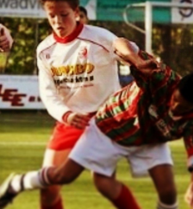 Bas de Leede while playing football