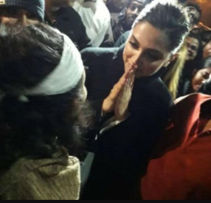 Deepika Padukone visiting Aishe Ghosh during her protest in JNU, 2020