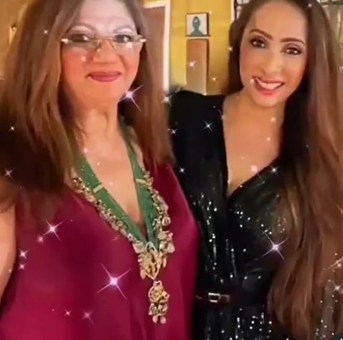 Faruk Kabir's mother and daughter