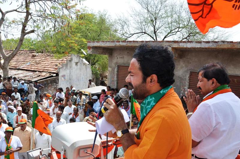 G. Kishan Reddy addressing his supporters during an election rally