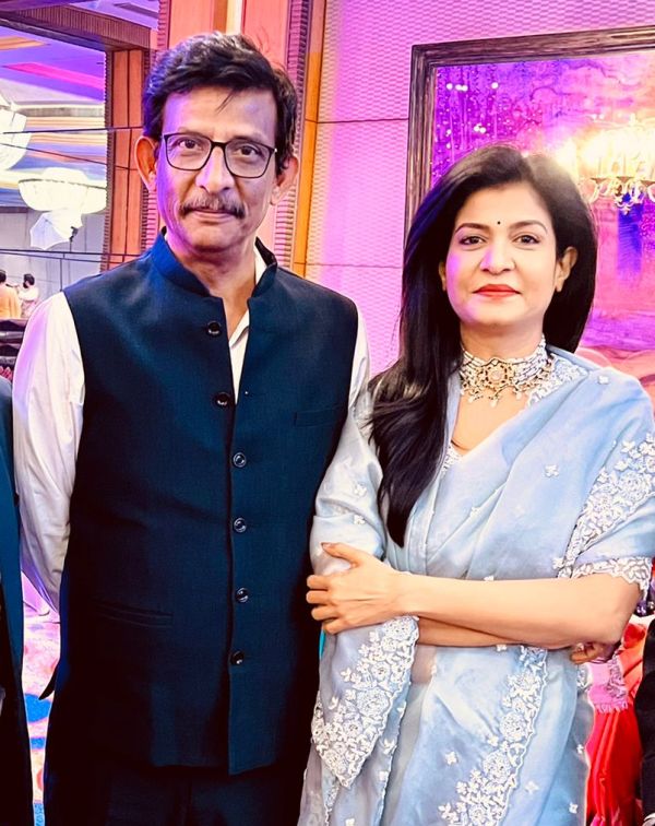IPS Mangesh Kashyap with his wife, Anjana Om Kashyap