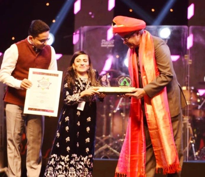Ira Singhal receiving Indira Award