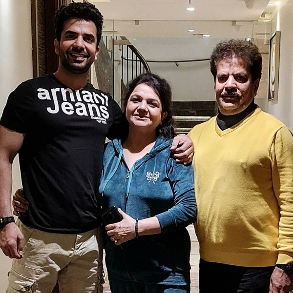 Manit Joura with his parents