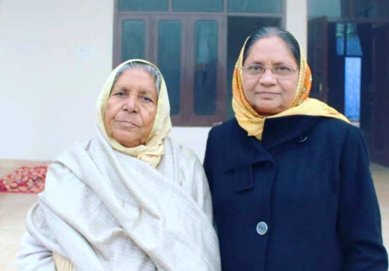 Paramjit Kaur Khalra with her mother, Gurbachan Kaur