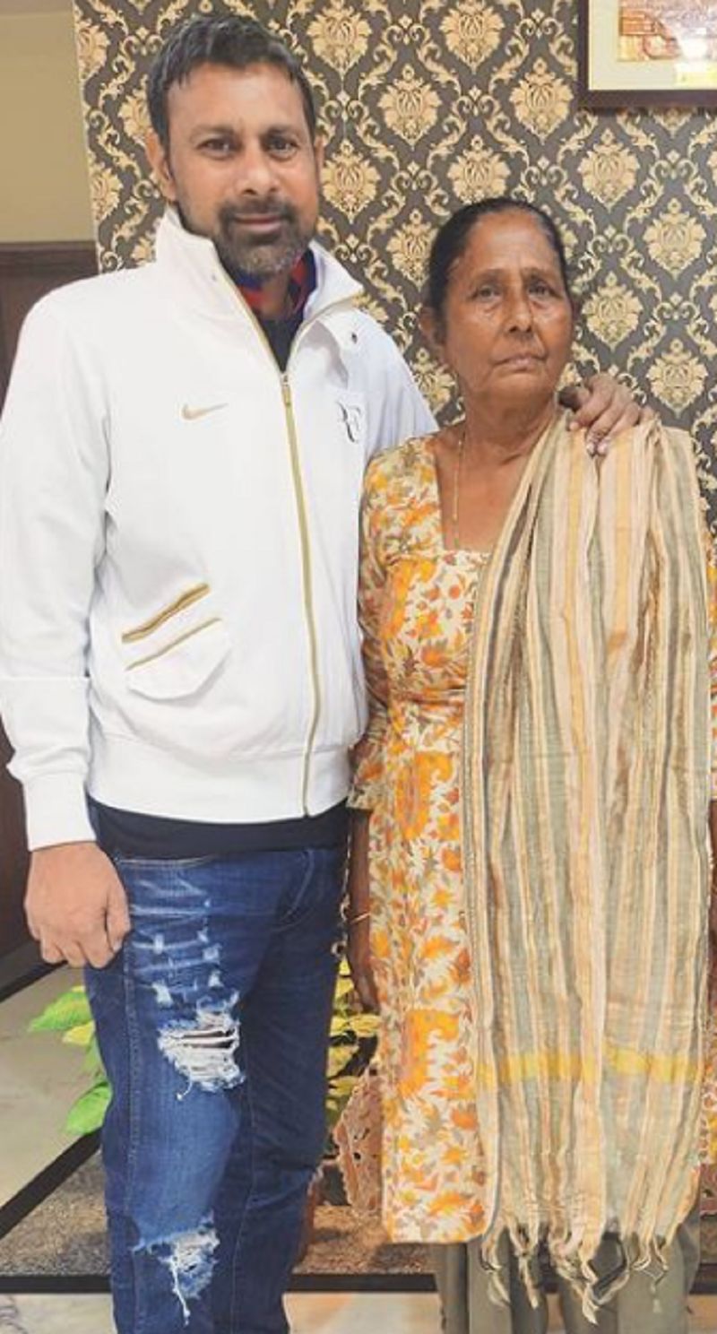 Praveen Kumar with his mother