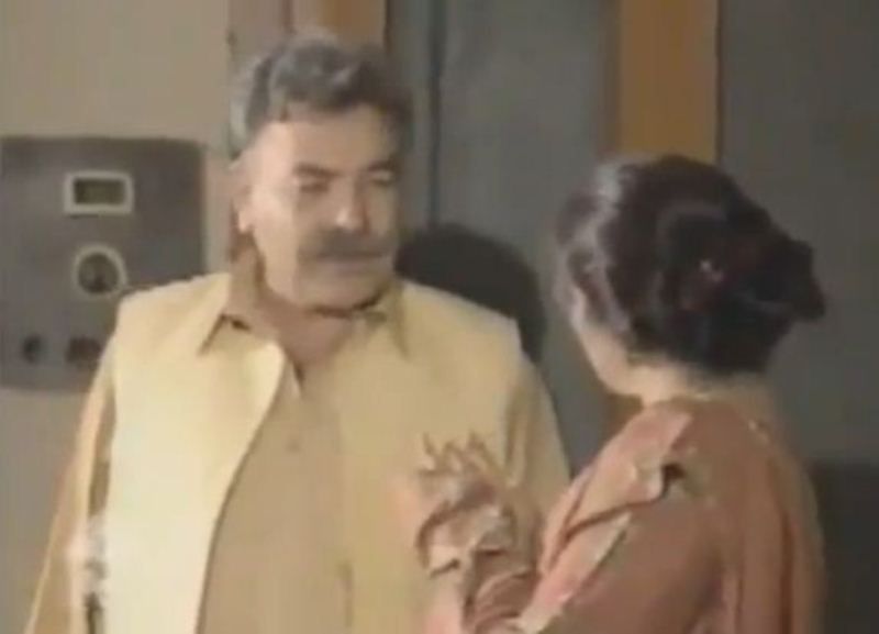 Rasheed Naz in a still from the television drama 'Ghulam Gardish'