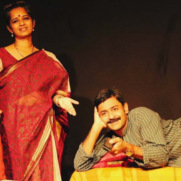 Rohit Tiwari and Sheetal while performing the play 'Khane Mein Kya Banau' (2022)
