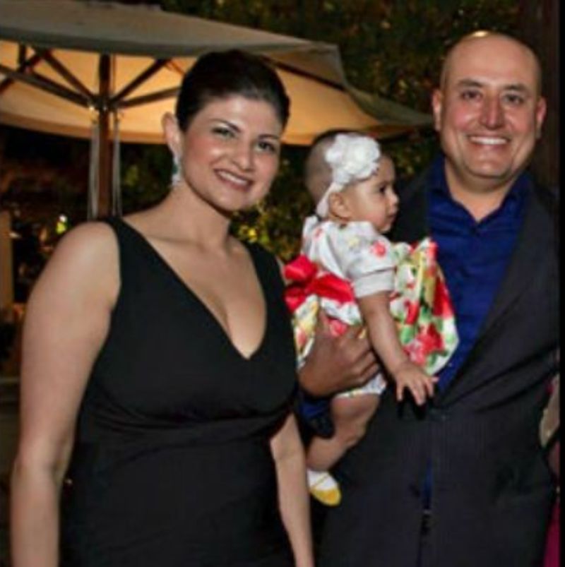 Sabeer Bhatia with his wife and daughter
