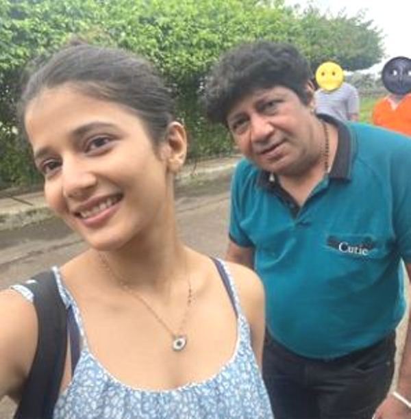 Samridhi Shukla with her father