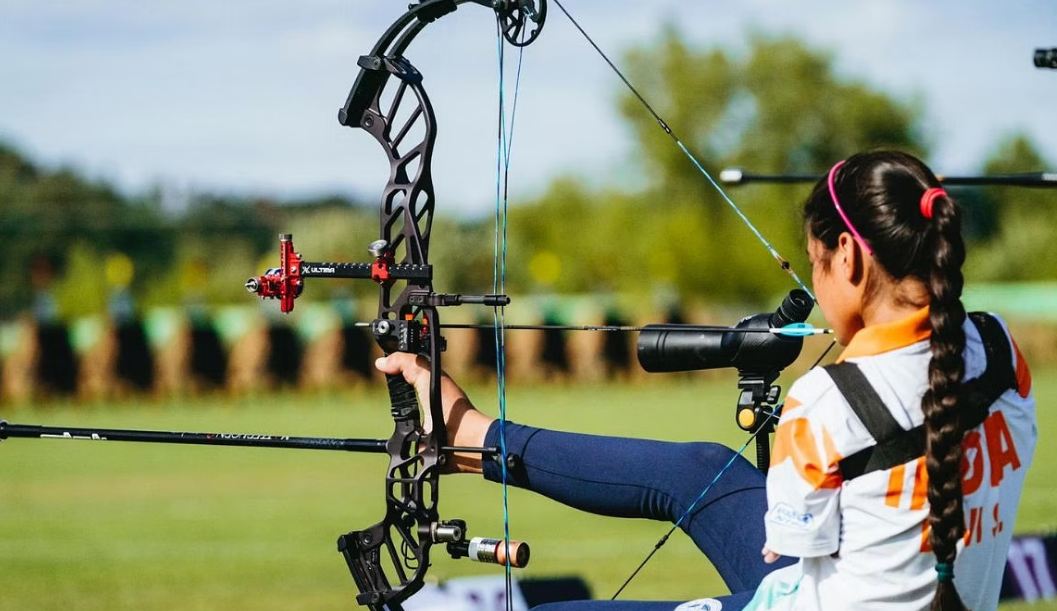 Sheetal Devi aiming for her target during an archery tournament