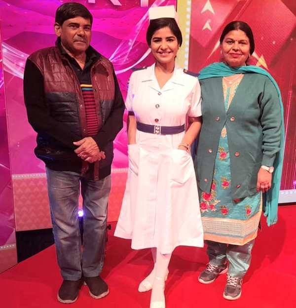 Shikha Malhotra with her parents