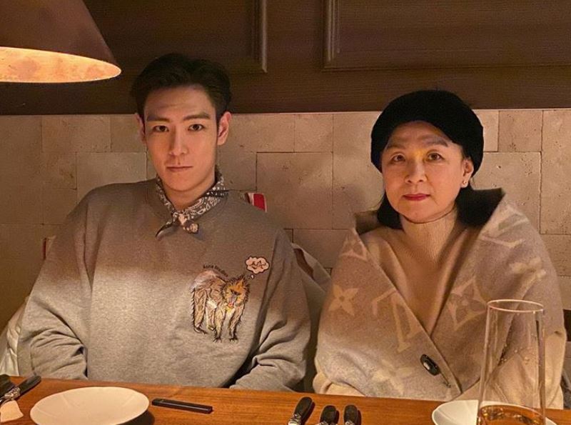 T.O.P with his mother